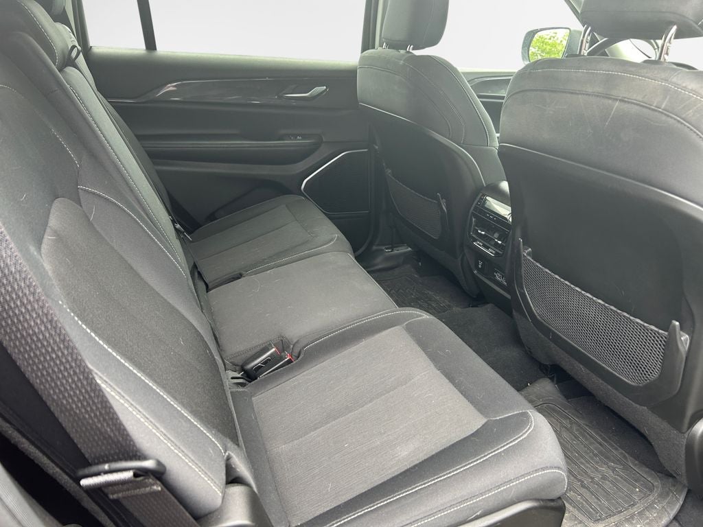 2022 Jeep Grand Cherokee L Laredo 4x4