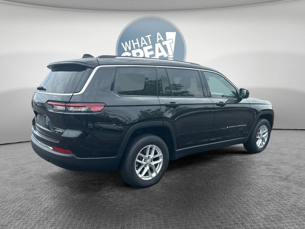 2022 Jeep Grand Cherokee L Laredo 4x4