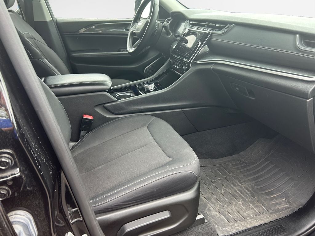 2022 Jeep Grand Cherokee L Laredo 4x4