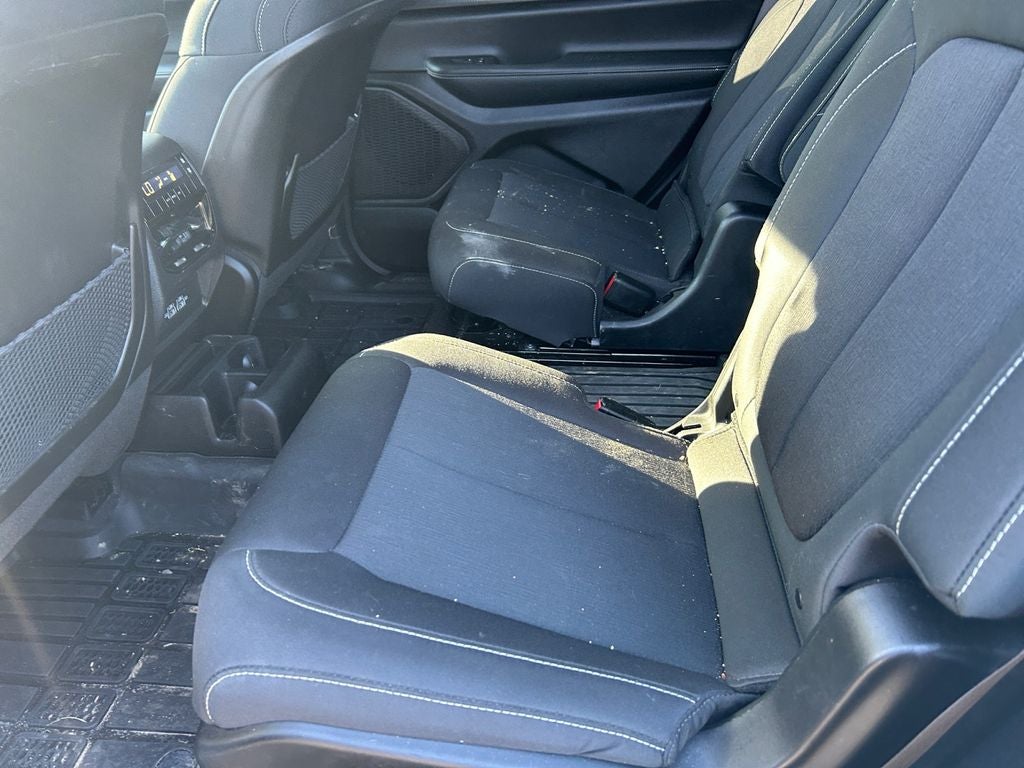 2023 Jeep Grand Cherokee L Laredo 4x4