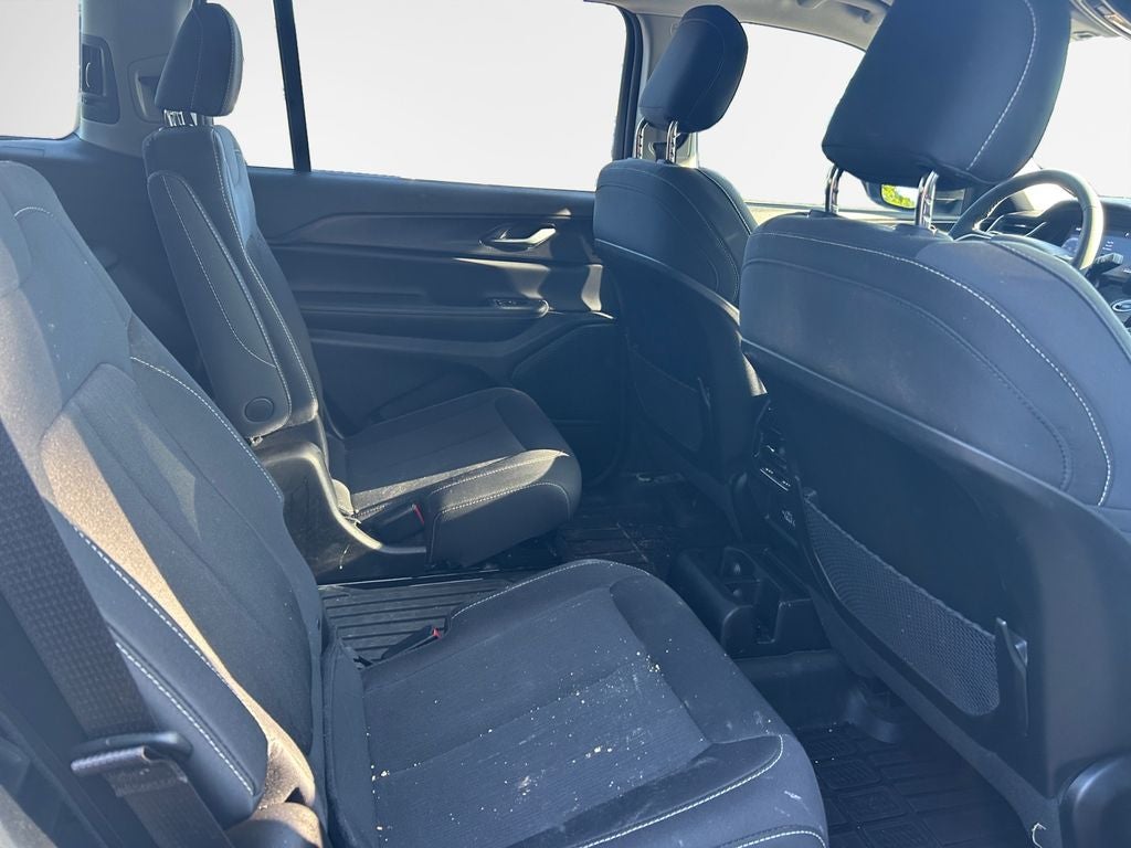 2023 Jeep Grand Cherokee L Laredo 4x4