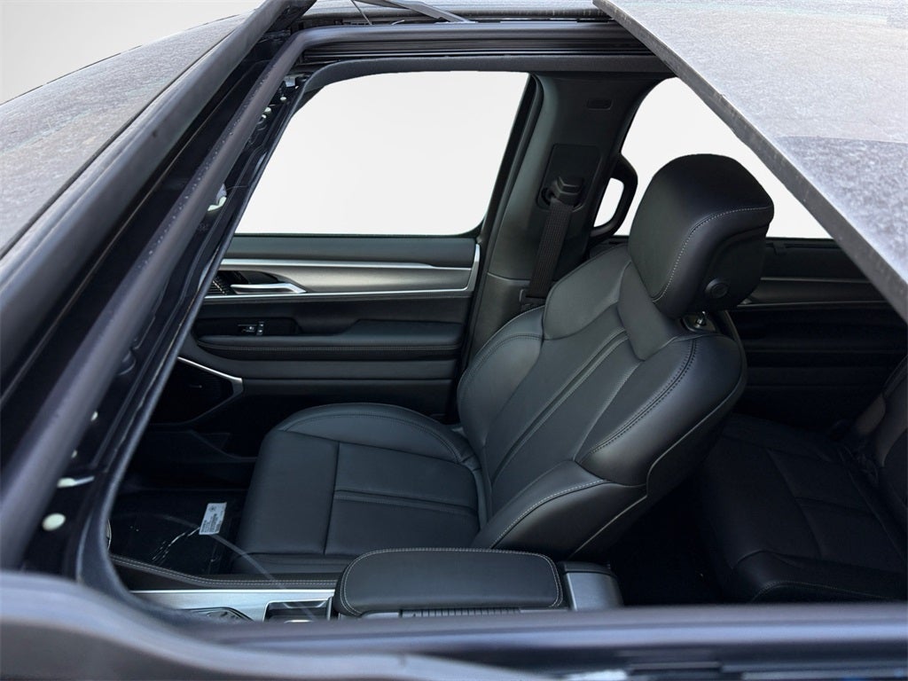 2026 Jeep Grand Wagoneer Base