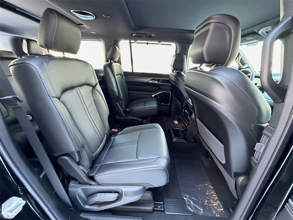 2026 Jeep Grand Wagoneer Base