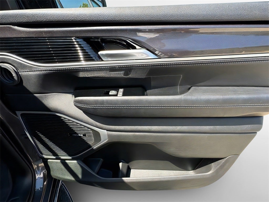 2024 Jeep Wagoneer Base