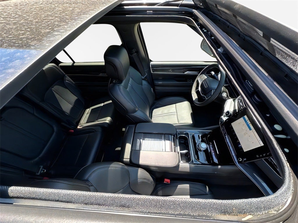 2024 Jeep Wagoneer Base