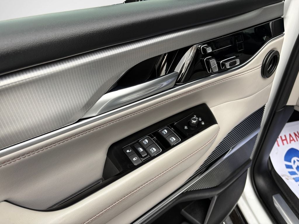 2023 Jeep Grand Wagoneer Base