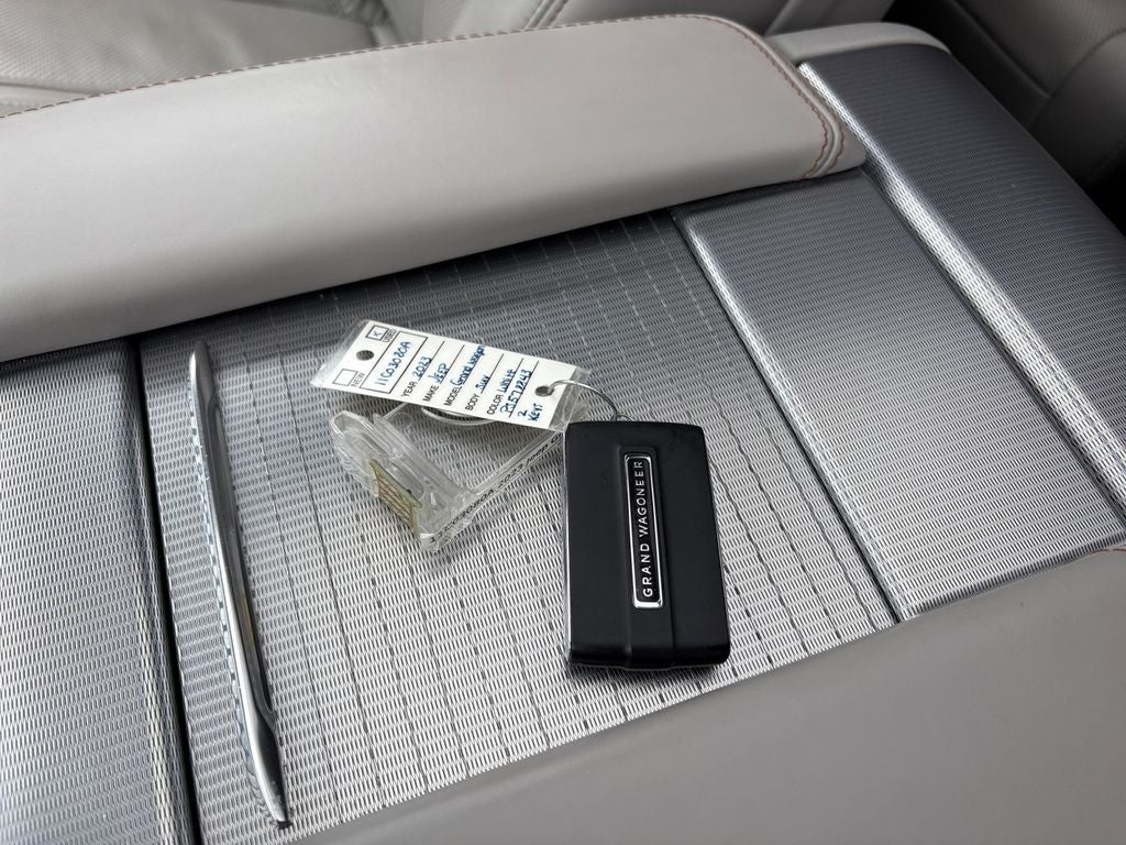 2023 Jeep Grand Wagoneer Base