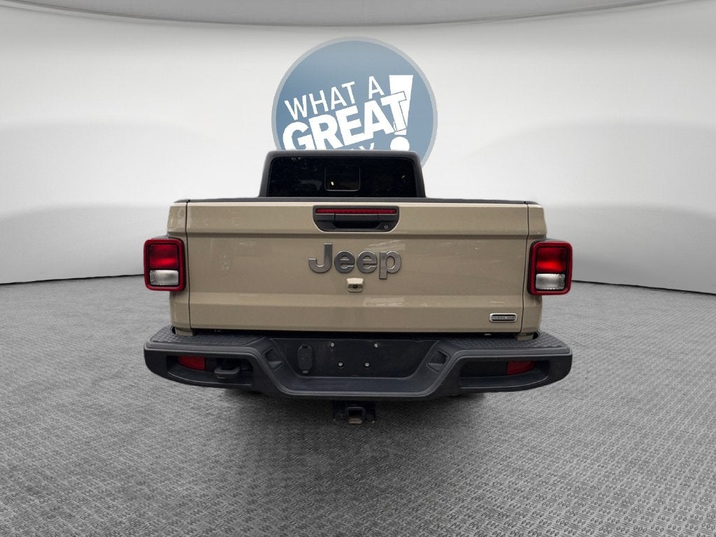 2022 Jeep Gladiator Overland
