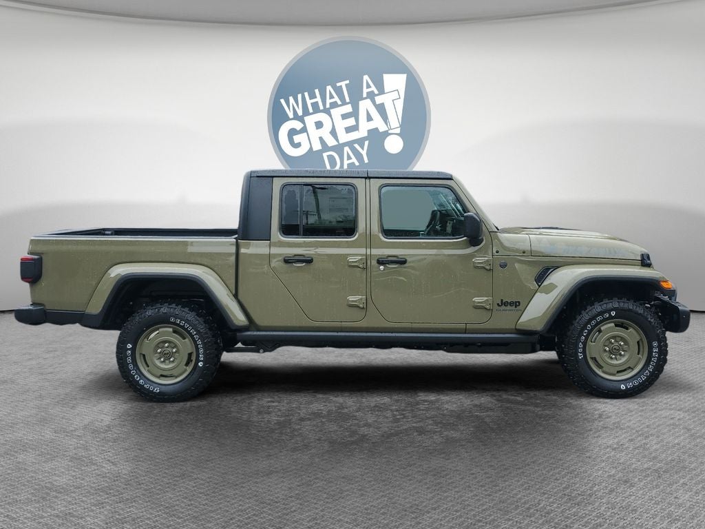 2026 Jeep Gladiator Sport