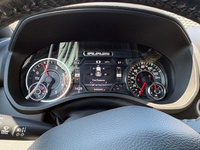 2023 RAM 1500 Big Horn Crew Cab 4x4 5'7' Box