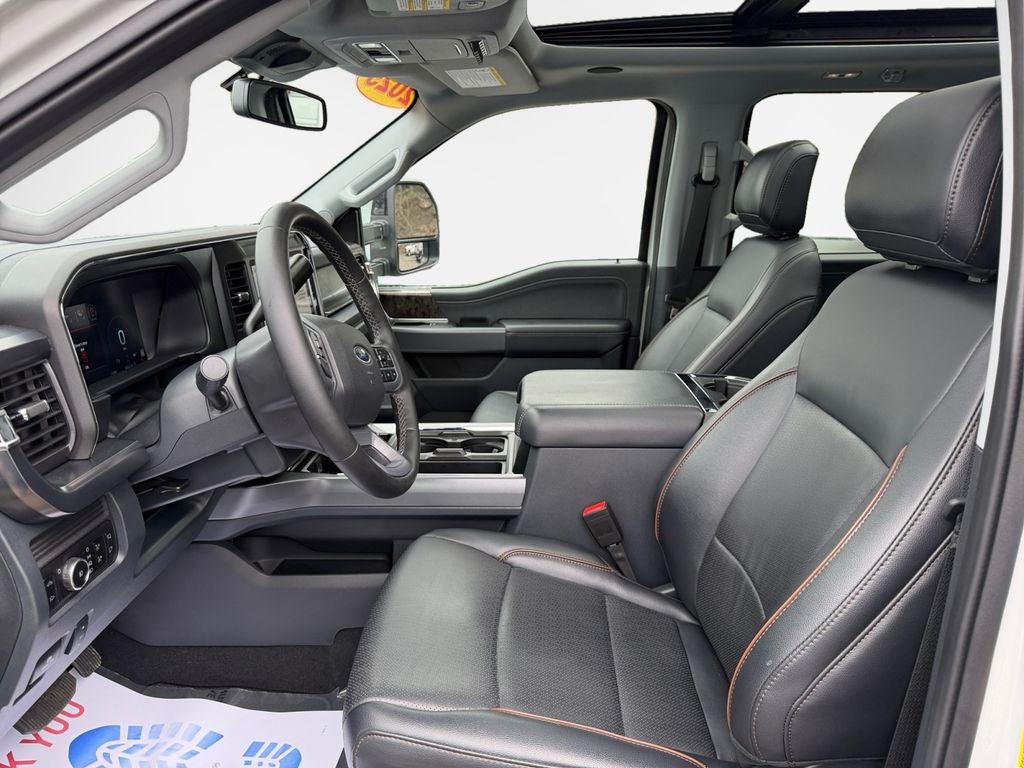 2025 Ford Super Duty F-350 SRW Pickup LARIAT