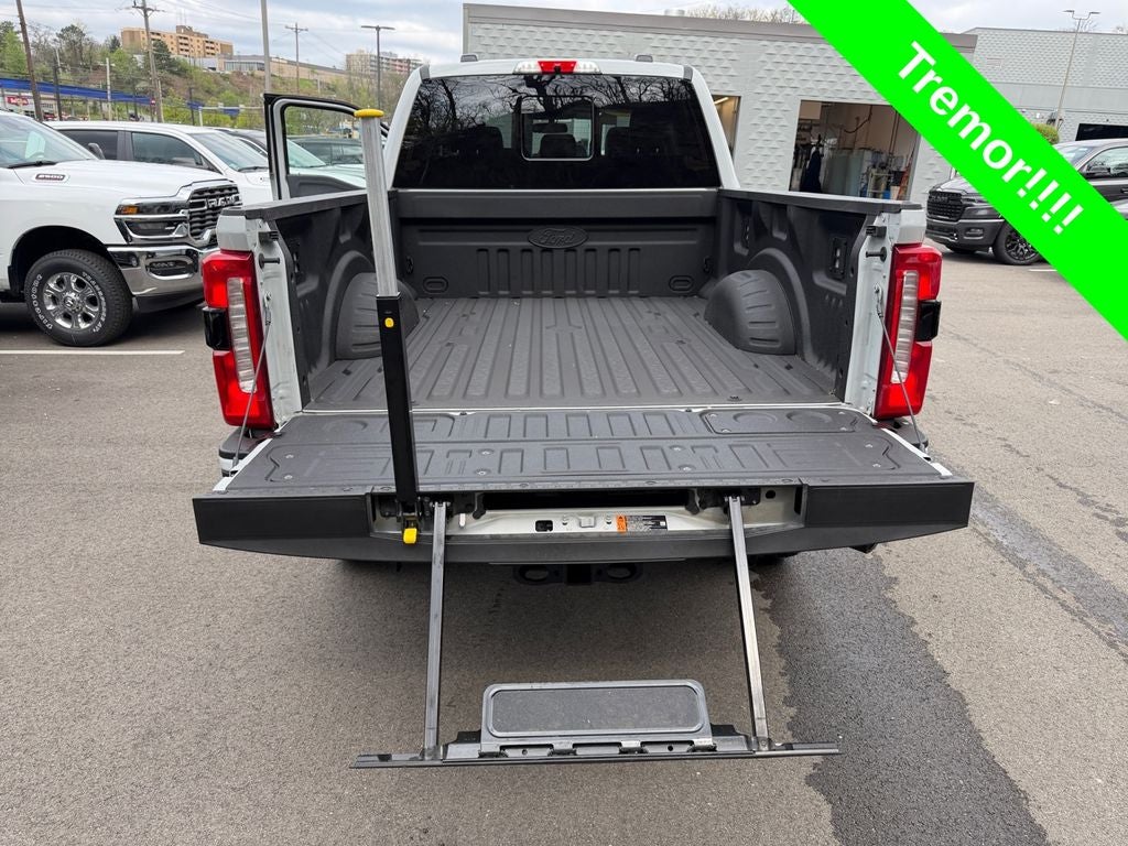 2025 Ford Super Duty F-350 SRW Pickup LARIAT