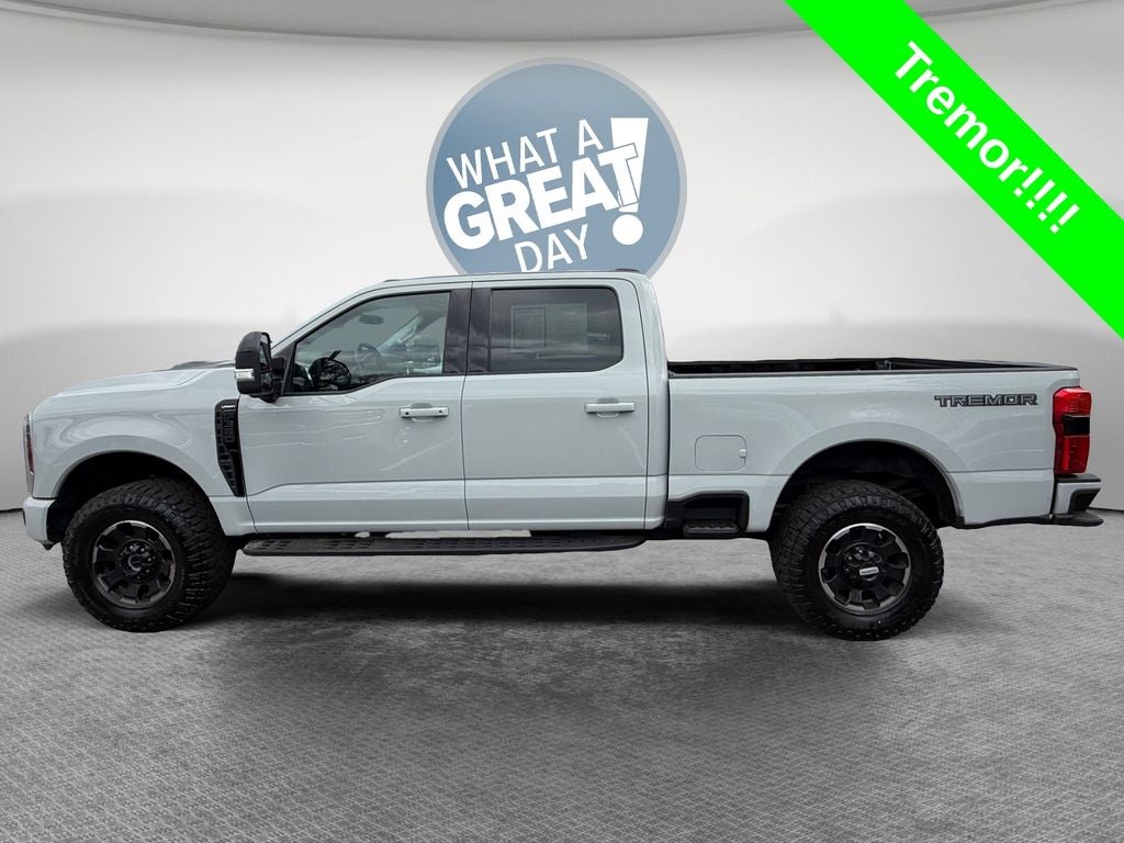 2025 Ford Super Duty F-350 SRW Pickup LARIAT