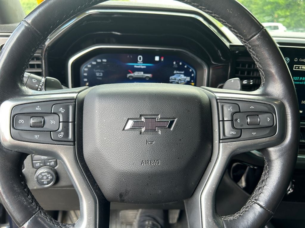 2022 Chevrolet Silverado 1500 4WD Crew Cab Short Bed RST