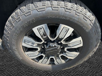 2025 GMC Sierra 2500HD 4WD Crew Cab Standard Bed Denali