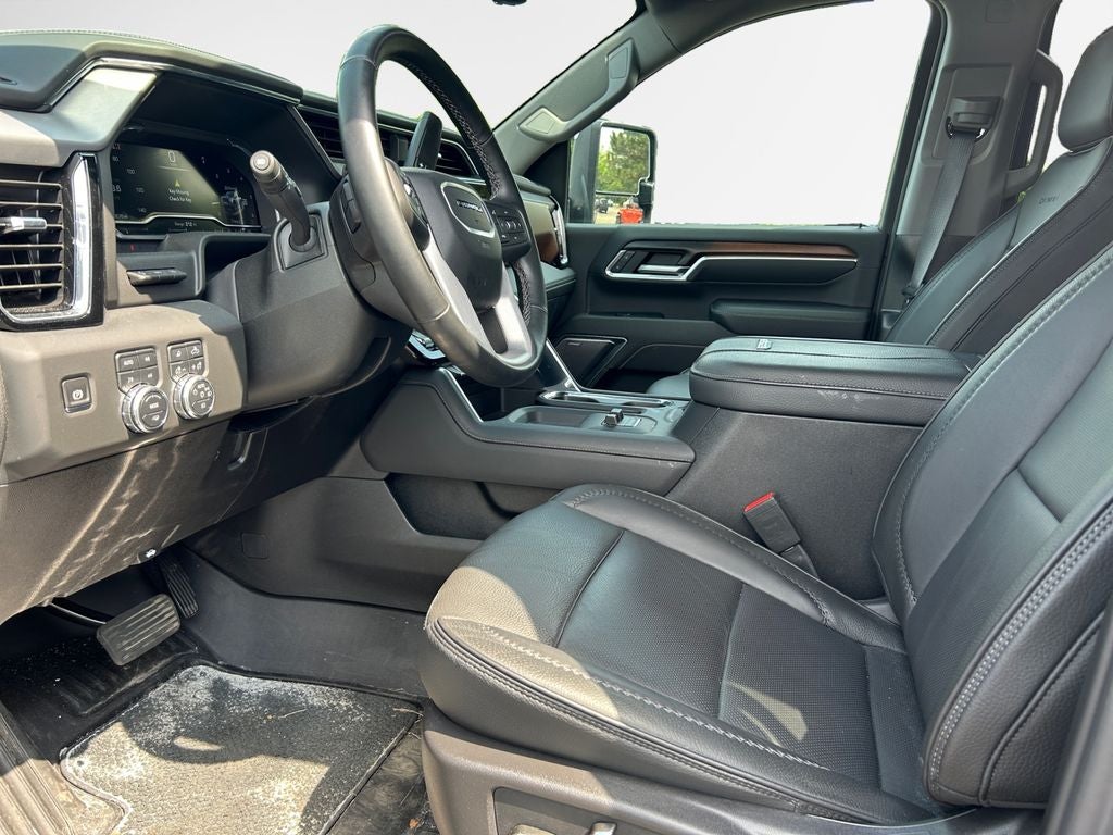 2025 GMC Sierra 2500HD 4WD Crew Cab Standard Bed Denali