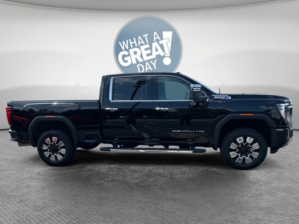 2025 GMC Sierra 2500HD 4WD Crew Cab Standard Bed Denali