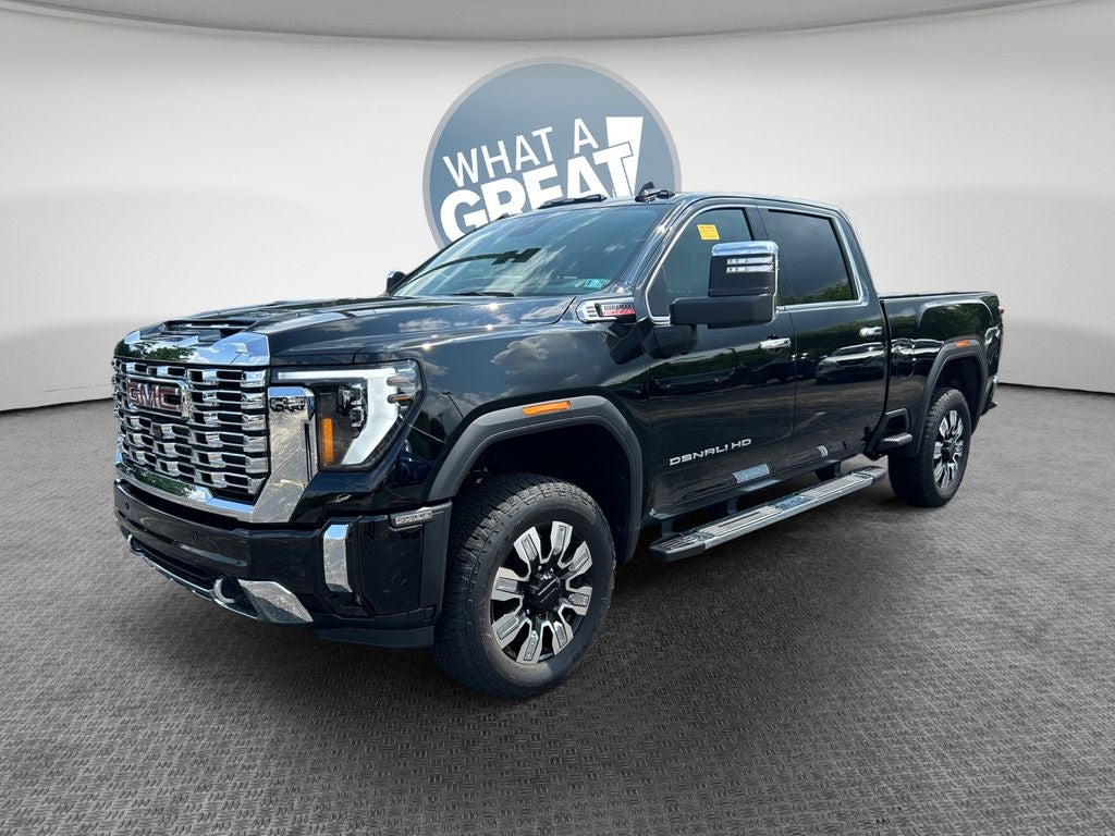 2025 GMC Sierra 2500HD 4WD Crew Cab Standard Bed Denali