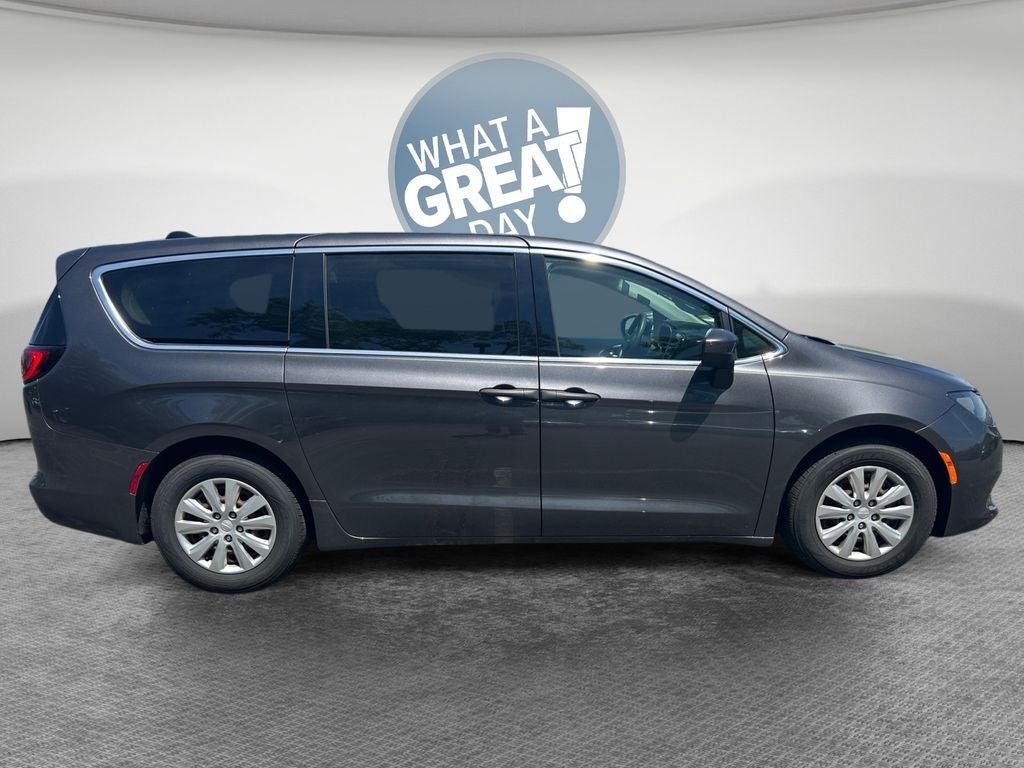 2020 Chrysler Voyager L