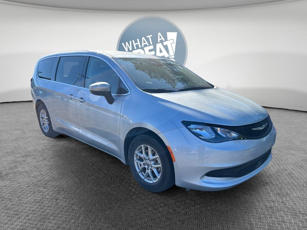 2023 Chrysler Voyager LX