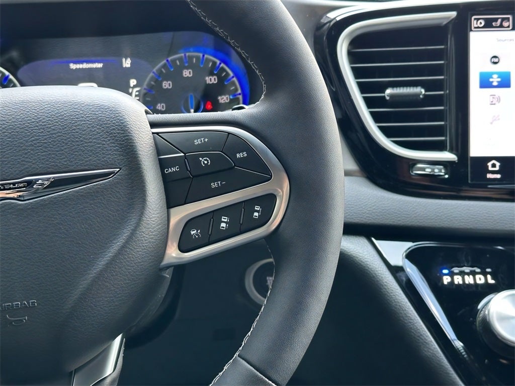 2026 Chrysler Voyager LX