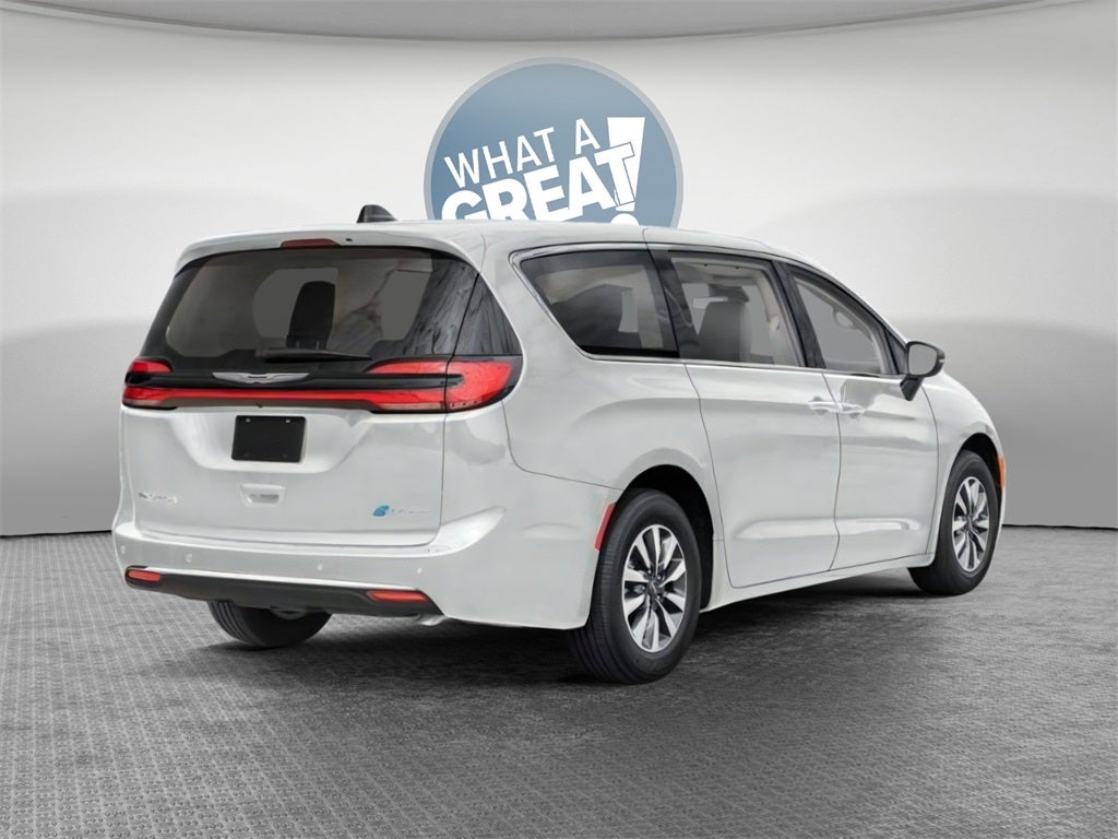 2024 Chrysler Pacifica Select
