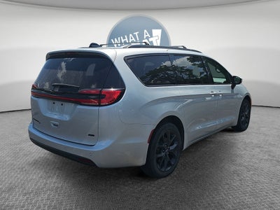 2023 Chrysler Pacifica Touring L AWD