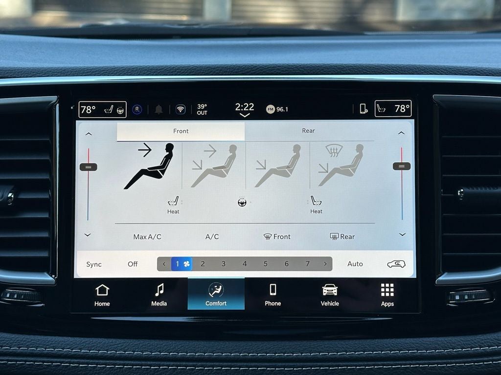 2026 Chrysler Pacifica Select