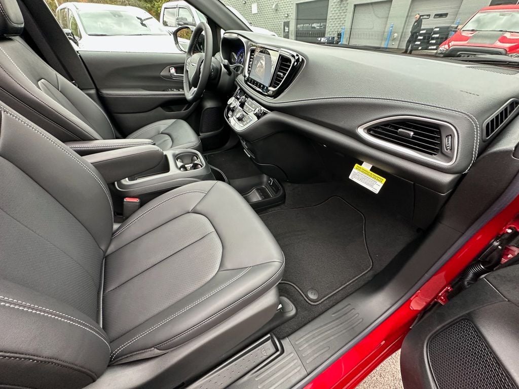 2026 Chrysler Pacifica PACIFICA SELECT AWD