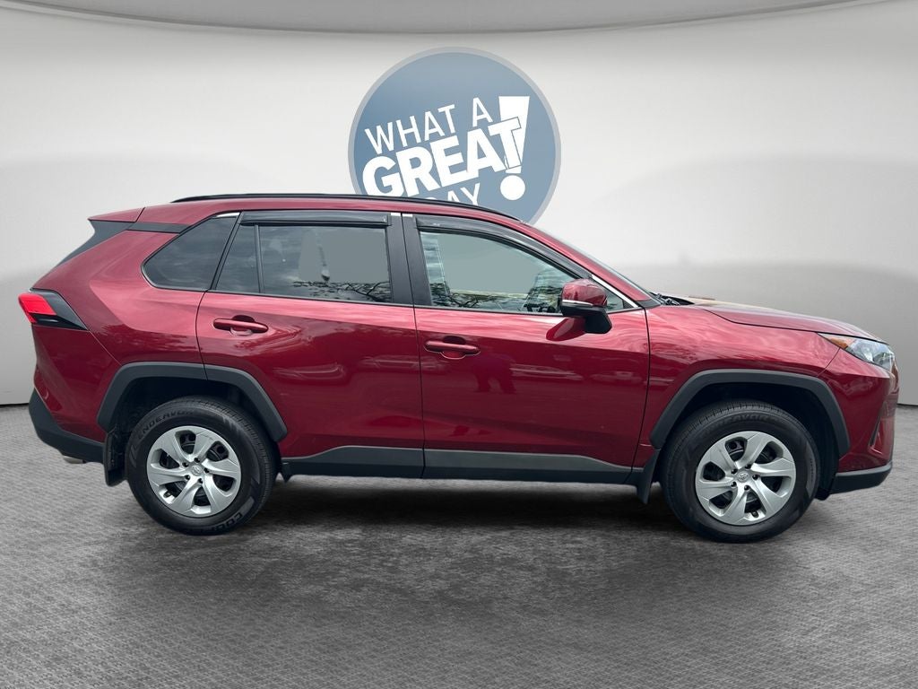 2020 Toyota RAV4 LE