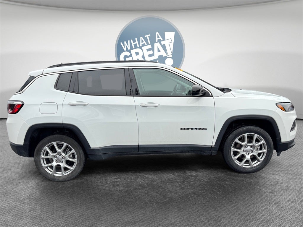2022 Jeep Compass Latitude Lux