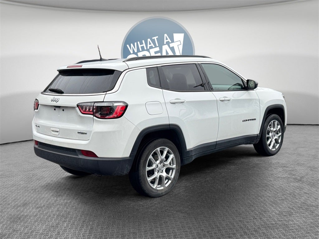 2022 Jeep Compass Latitude Lux