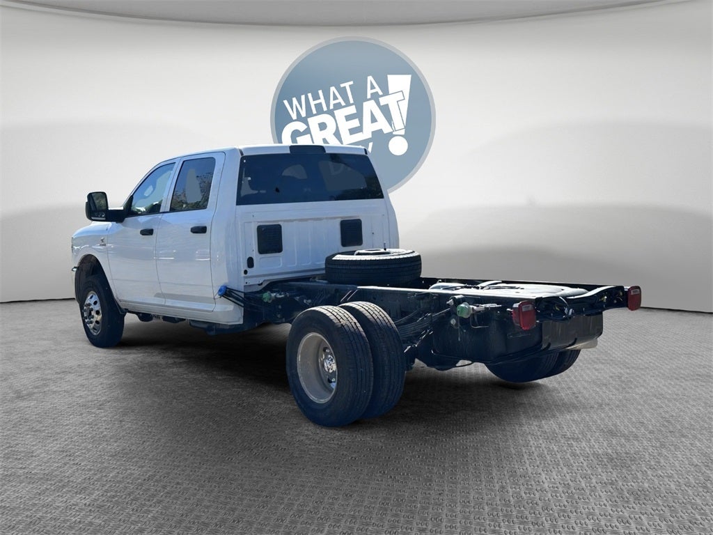 2026 RAM 3500 Tradesman DRW 4x4 / 6.7L Diesel / 60" CA Chassis
