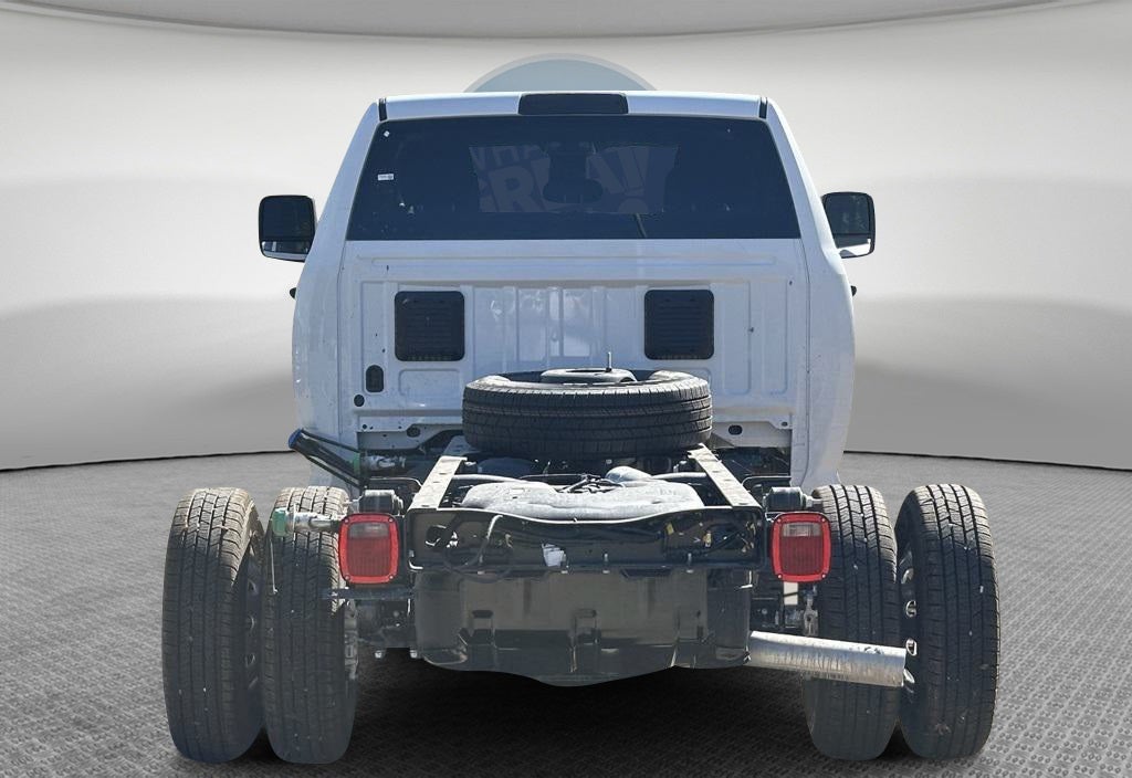 2026 RAM 3500 Tradesman DRW 4x4 / 6.7L Diesel / 60" CA Chassis