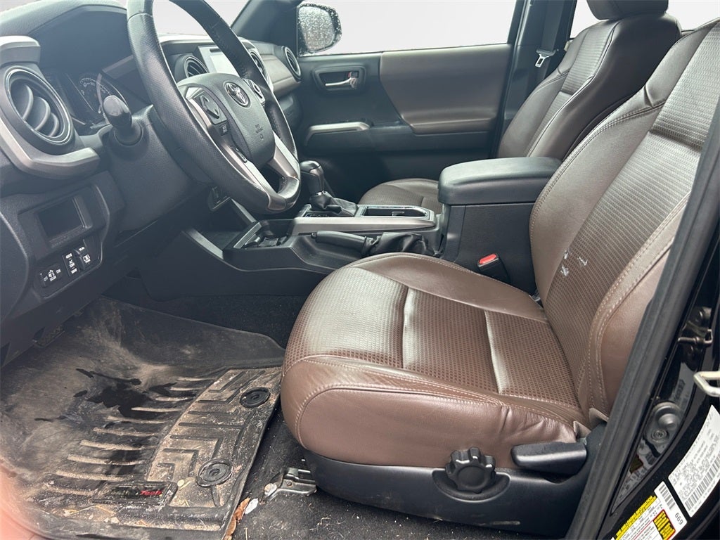 2017 Toyota Tacoma Limited V6