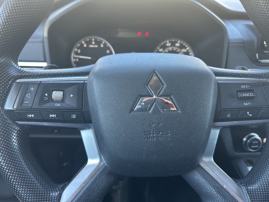 2022 Mitsubishi Outlander ES