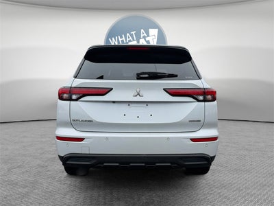2022 Mitsubishi Outlander ES