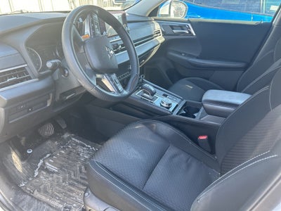 2022 Mitsubishi Outlander ES