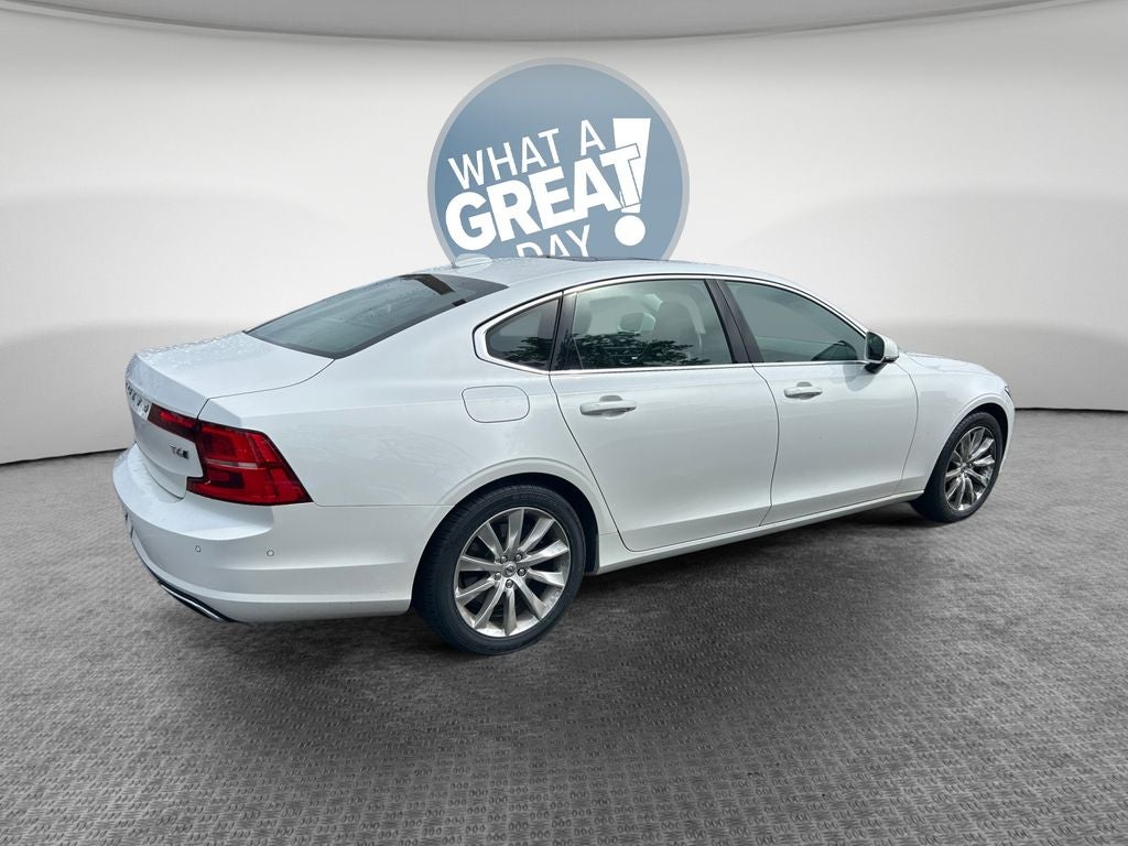 2018 Volvo S90 T6 Momentum