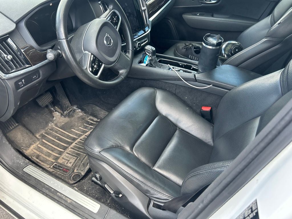2018 Volvo S90 T6 Momentum
