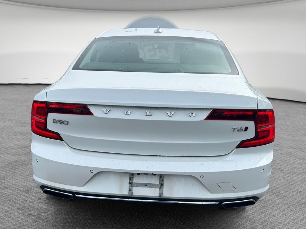 2018 Volvo S90 T6 Momentum