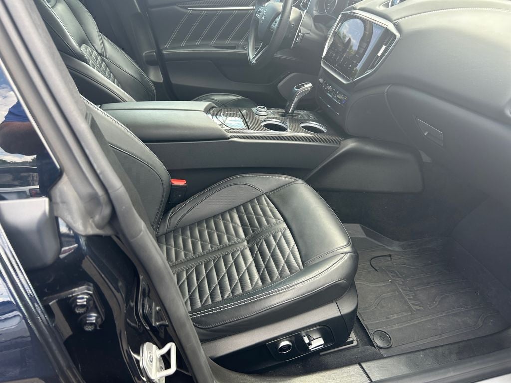 2022 Maserati Ghibli Modena Q4