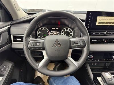 2026 Mitsubishi Outlander ES