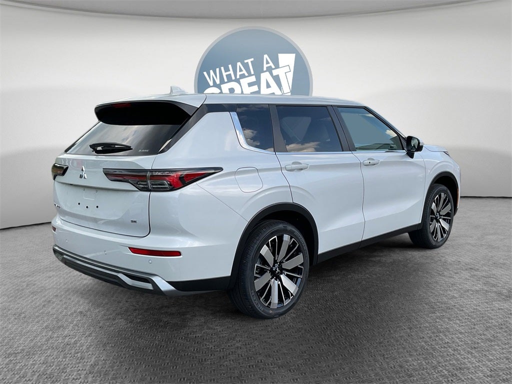 2025 Mitsubishi Outlander SE