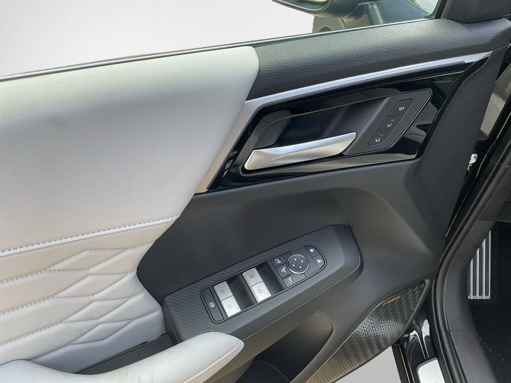 2025 Mitsubishi Outlander Platinum Edition