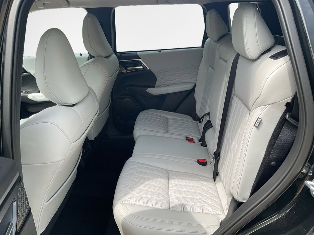 2025 Mitsubishi Outlander Platinum Edition