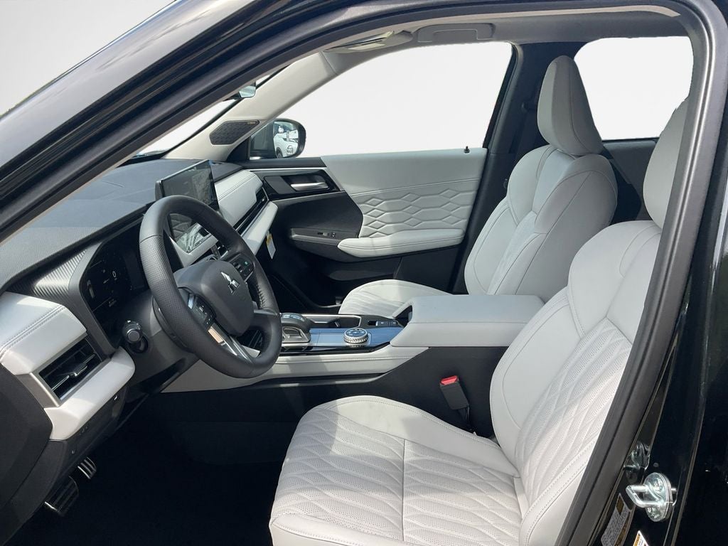 2025 Mitsubishi Outlander Platinum Edition