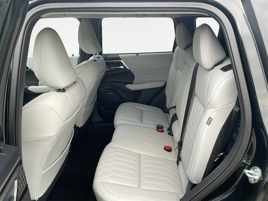 2025 Mitsubishi Outlander SEL