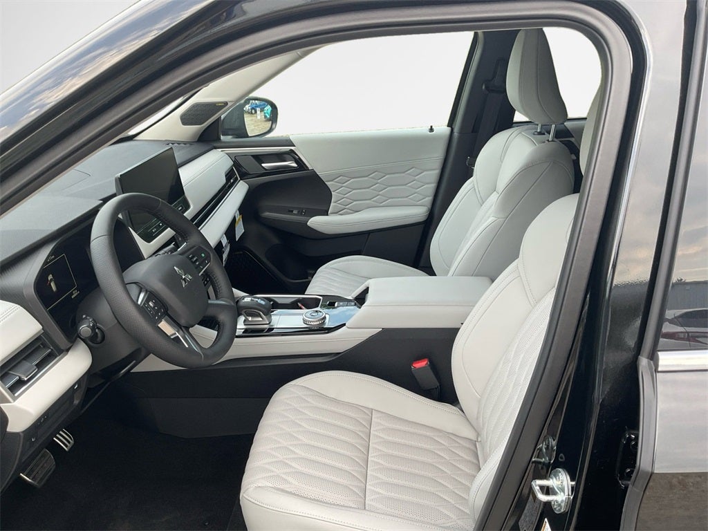 2025 Mitsubishi Outlander SEL