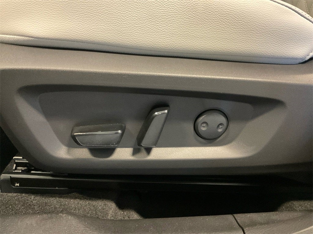 2025 Mitsubishi Outlander Plug-In Hybrid SEL